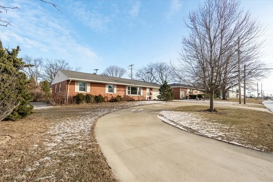 226 Fairway Drive, Bloomington, IL 61701 - Image #3