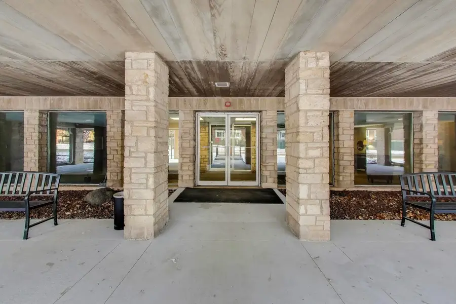 201 Thames Parkway #2K, Park Ridge, IL 60068 - Image #2