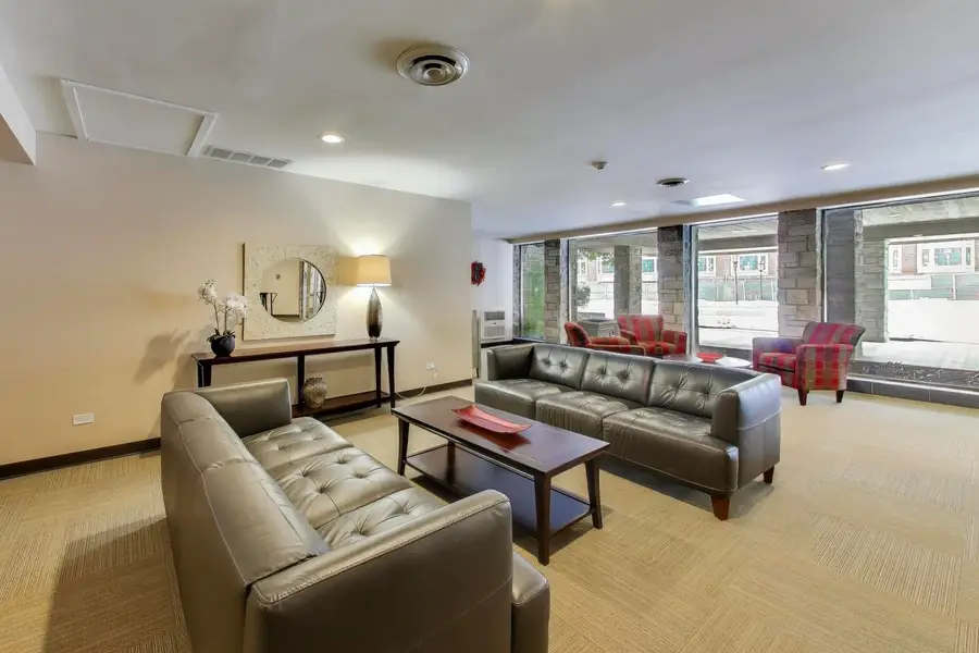 201 Thames Parkway #2K, Park Ridge, IL 60068 - Image #3
