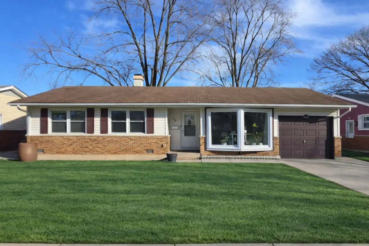 15 Wildwood Road, Elk Grove Village, IL 60007 - Image #1