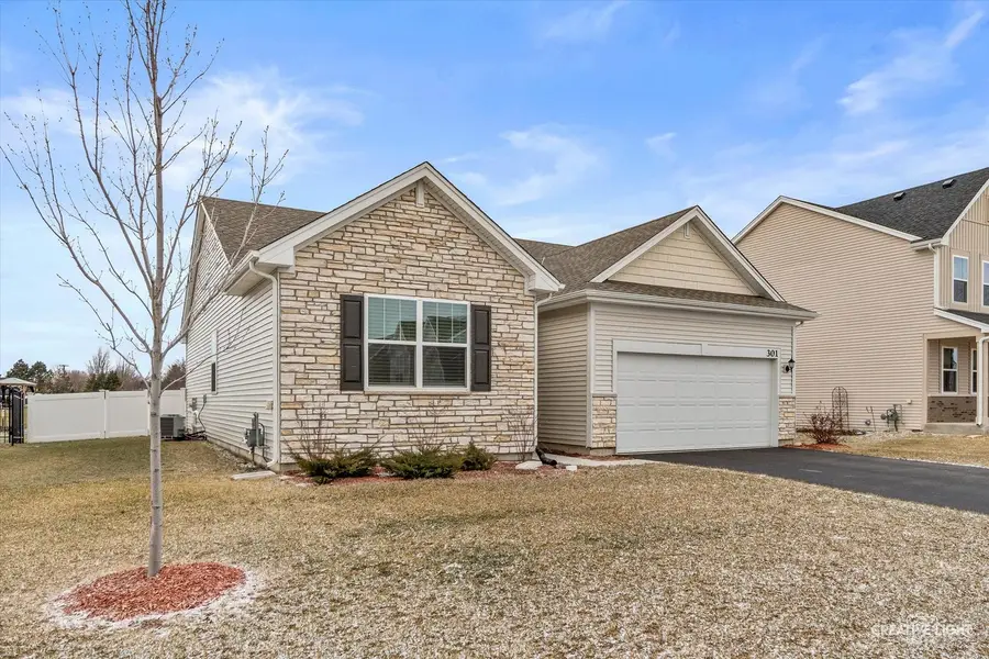 301 Andrew Drive, Yorkville, IL 60560 - Image #2