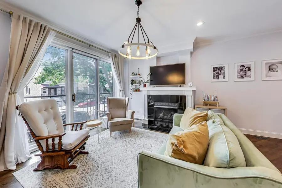 2510 W Iowa Street #1, Chicago, IL 60622 - Image #2