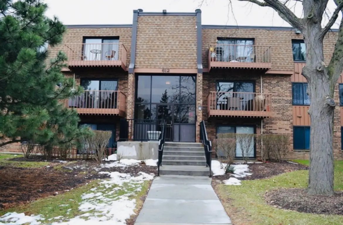 612 Waterford Road #1B, Schaumburg, IL 60193 - Image #1