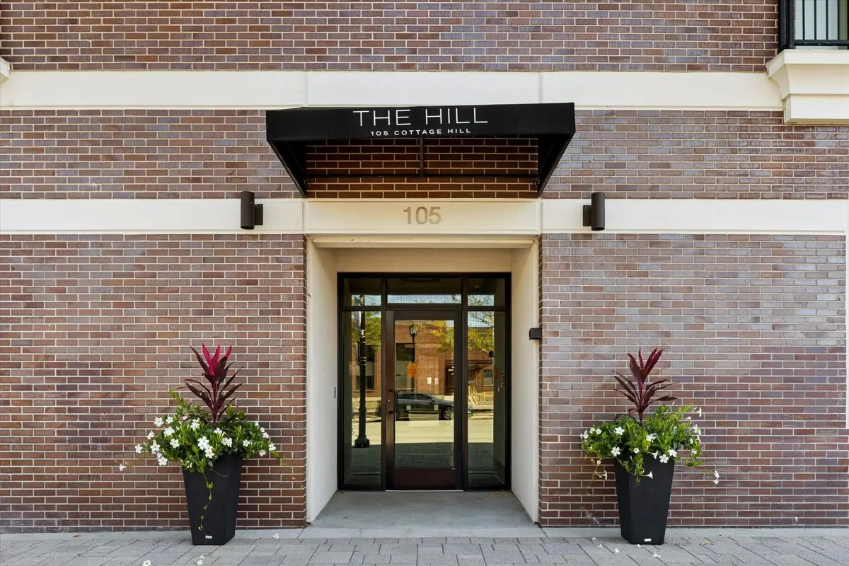 105 S Cottage Hill Avenue #304, Elmhurst, IL 60126 - Image #1