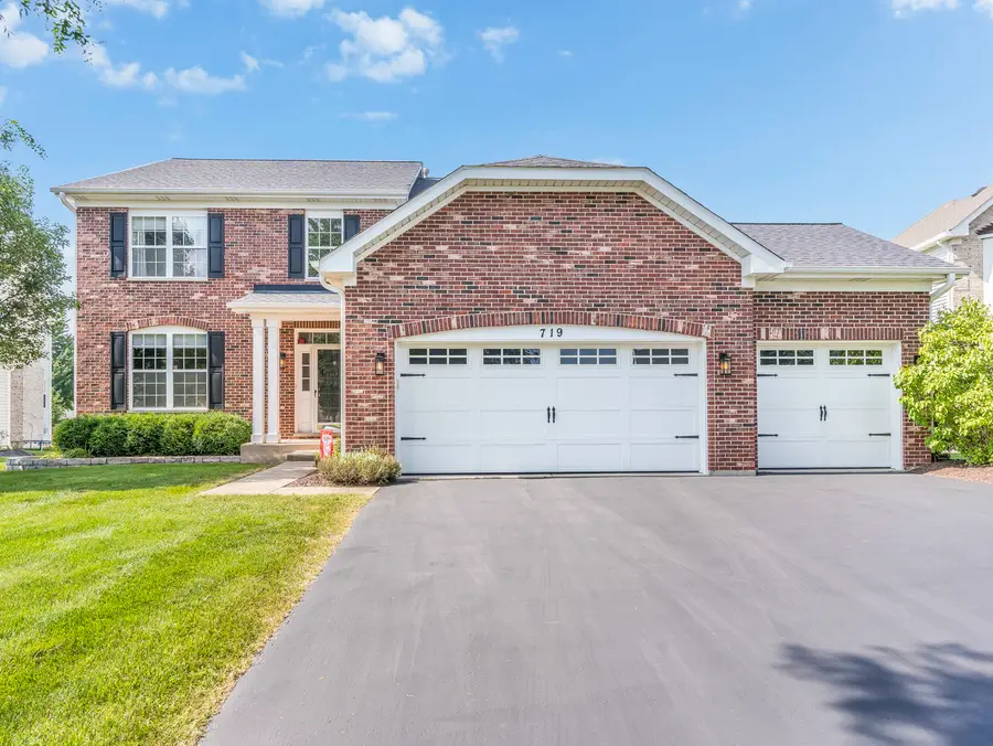 719 Eagle Brook Lane, Naperville, IL 60565 - Image #3