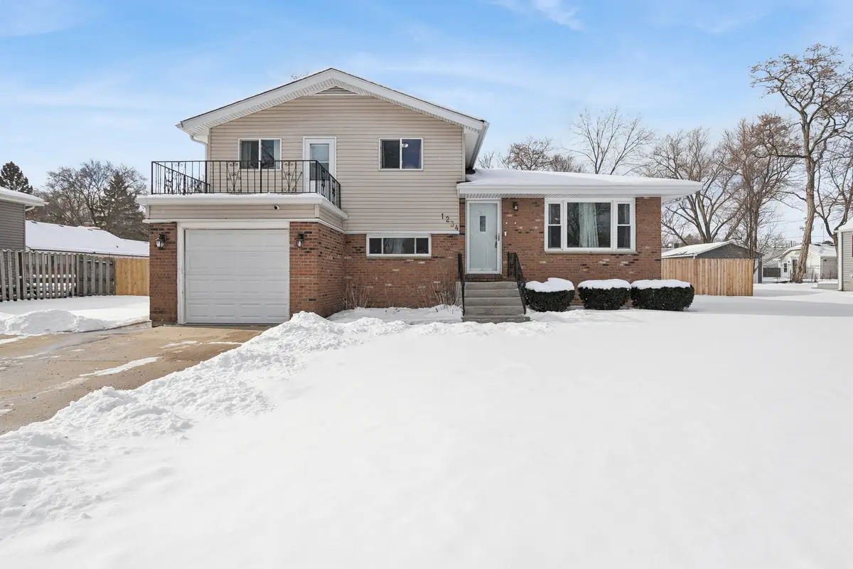 1234 Fulton Avenue, Winthrop Harbor, IL 60096 - Image #1
