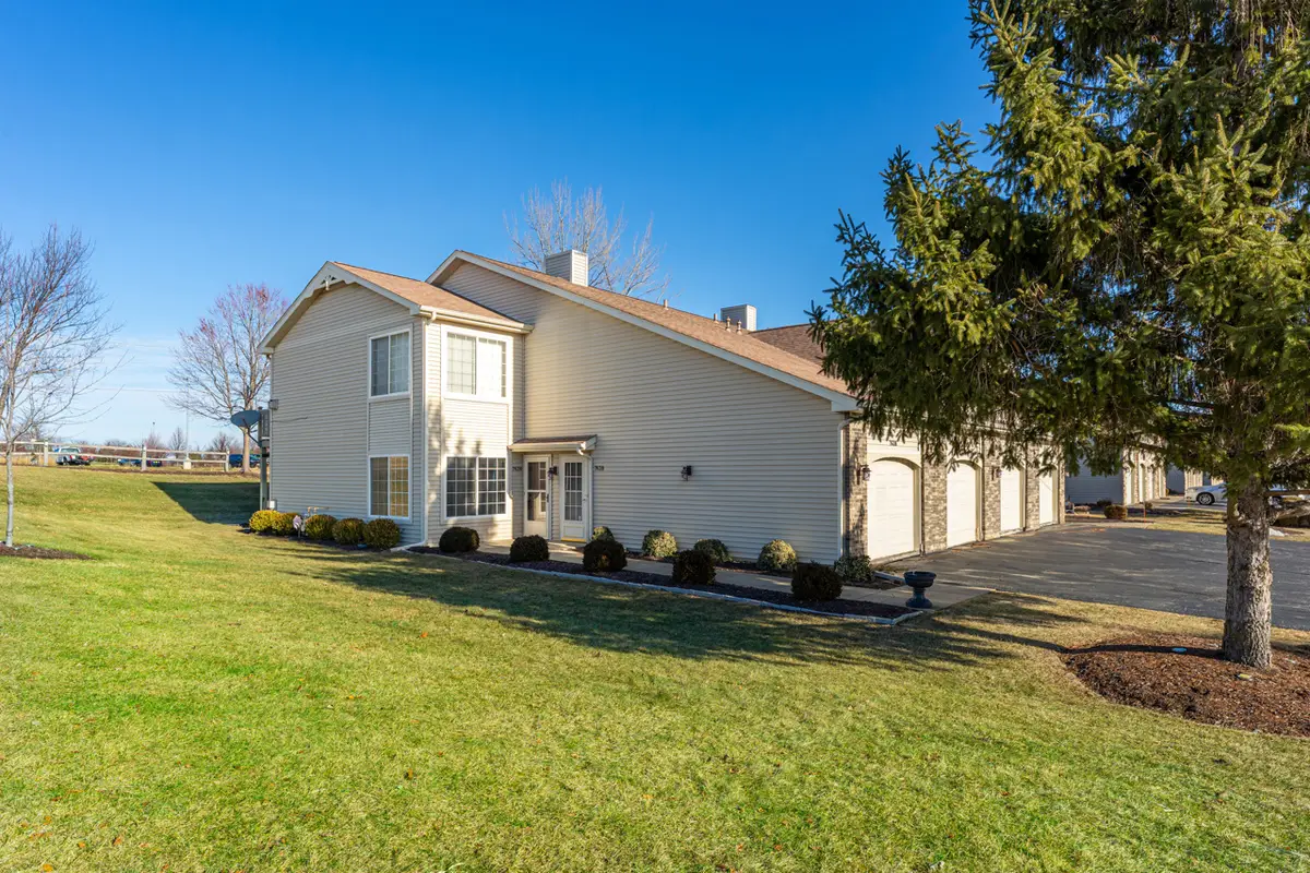 7636 Creek Bend #7636, Rockford, IL 61114 - Image #1