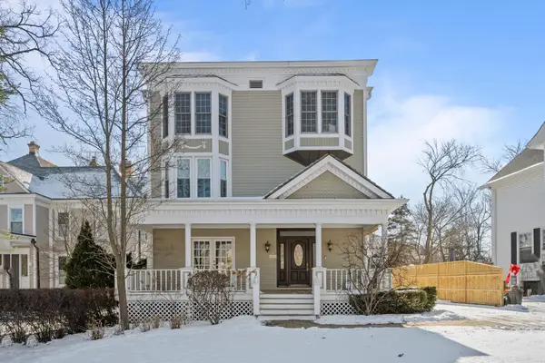 399 E Deerpath Road, Lake Forest, IL 60045