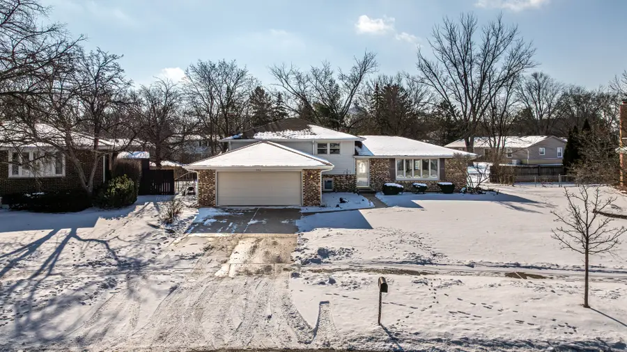 921 Lancaster Avenue, Downers Grove, IL 60516 - Image #2