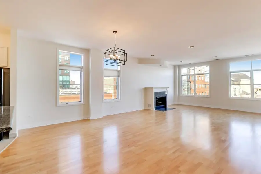 950 W Huron Street #501, Chicago, IL 60642 - Image #3