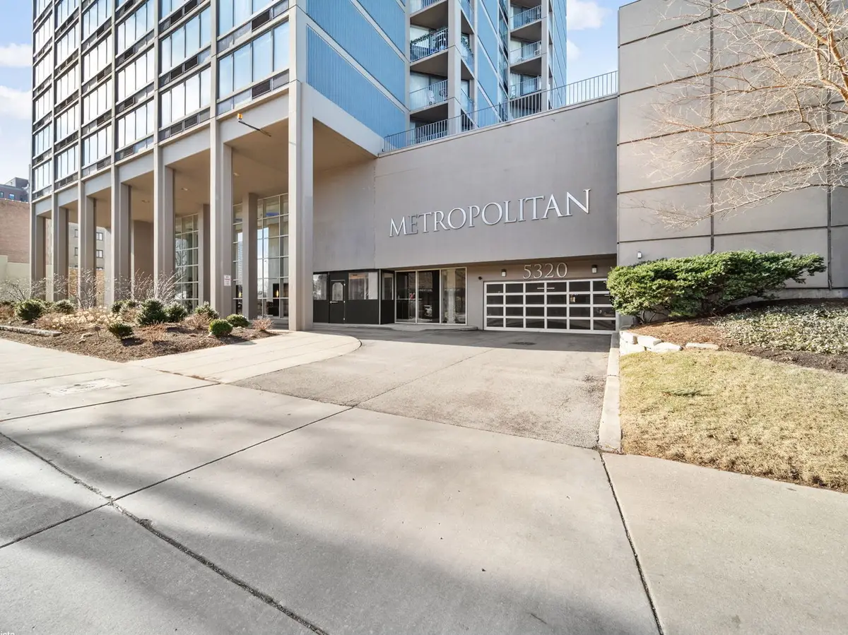 5320 N Sheridan Road #D36, Chicago, IL 60640 - Image #1