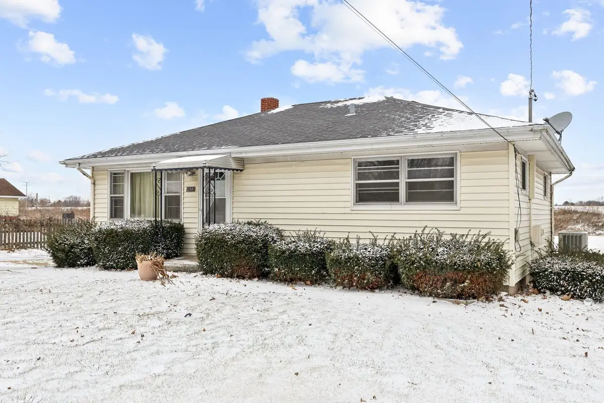 254 E Old Plank Road, Burlington, IL 60109 - Image #1