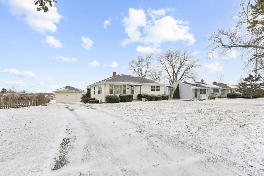 254 E Old Plank Road, Burlington, IL 60109 - Image #2
