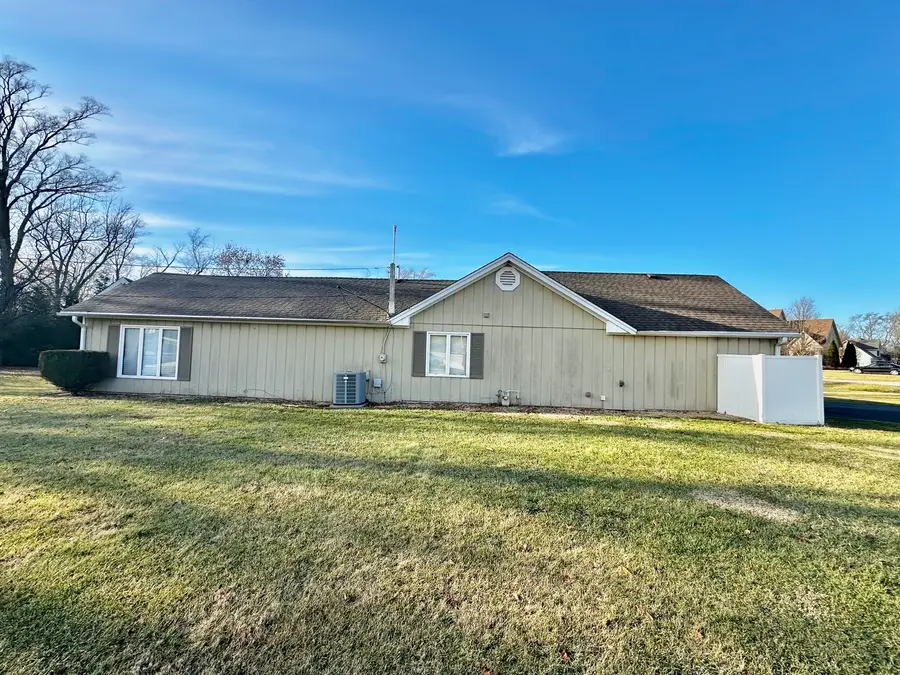 1901 W 56th Street, La Grange Highlands, IL 60525 - Image #2