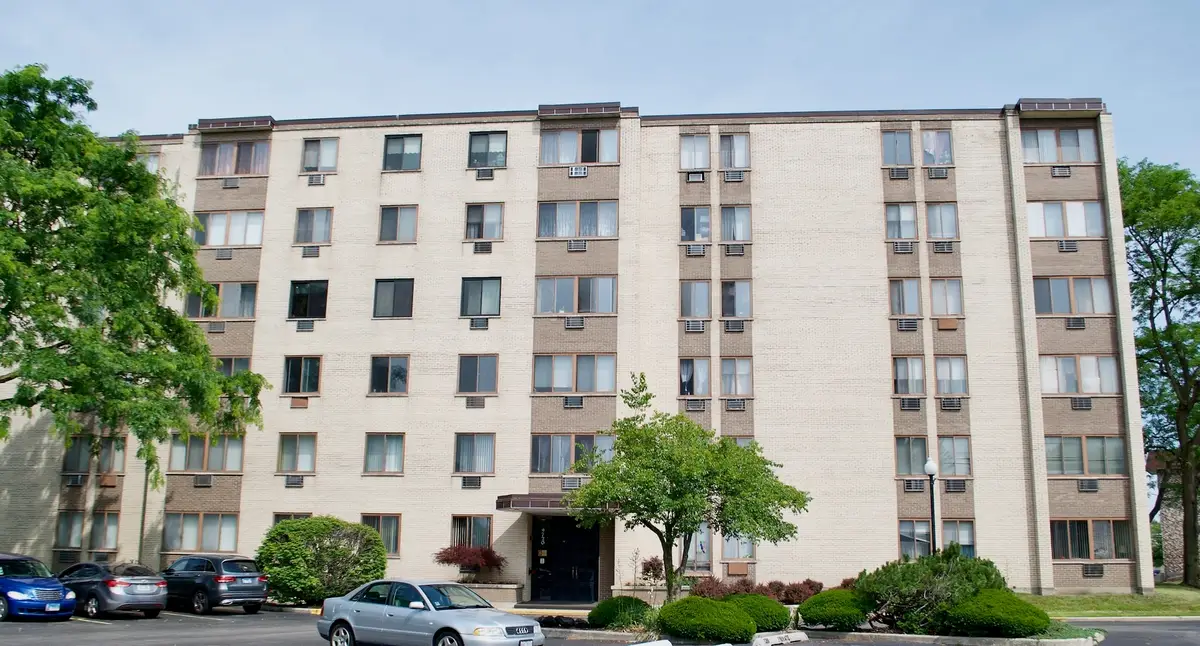 9720 S Pulaski Road #306, Oak Lawn, IL 60453 - Image #1