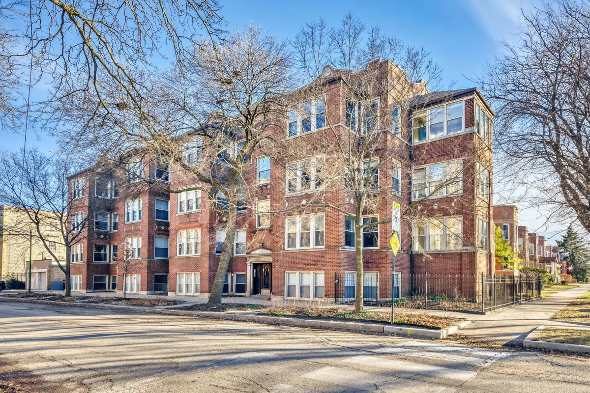3725 W Byron Street #1, Chicago, IL 60618 - Image #1