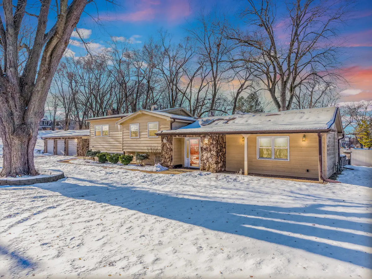 25216 River Road, Lake Barrington, IL 60010 - Image #1
