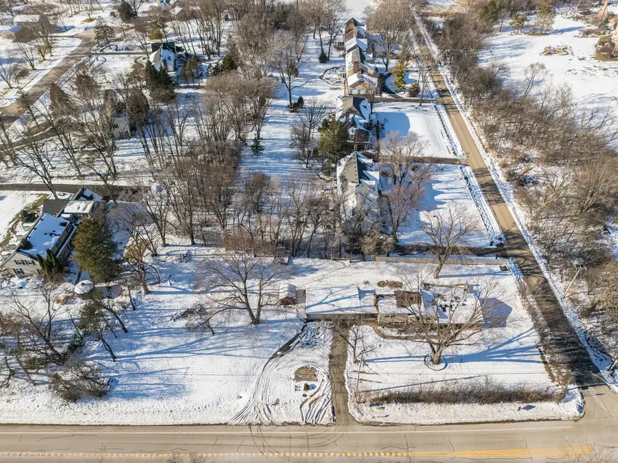25216 River Road, Lake Barrington, IL 60010 - Image #2
