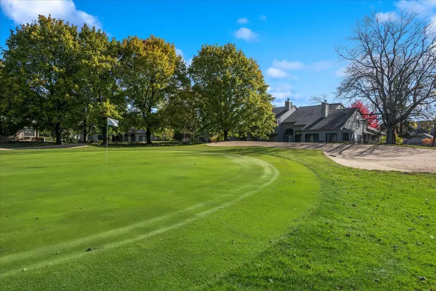 868 Longmeadow Court, Lake Barrington, IL 60010 - Image #3