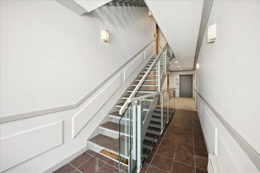 6040 Arbor Lane #302, Northfield, IL 60093 - Image #2