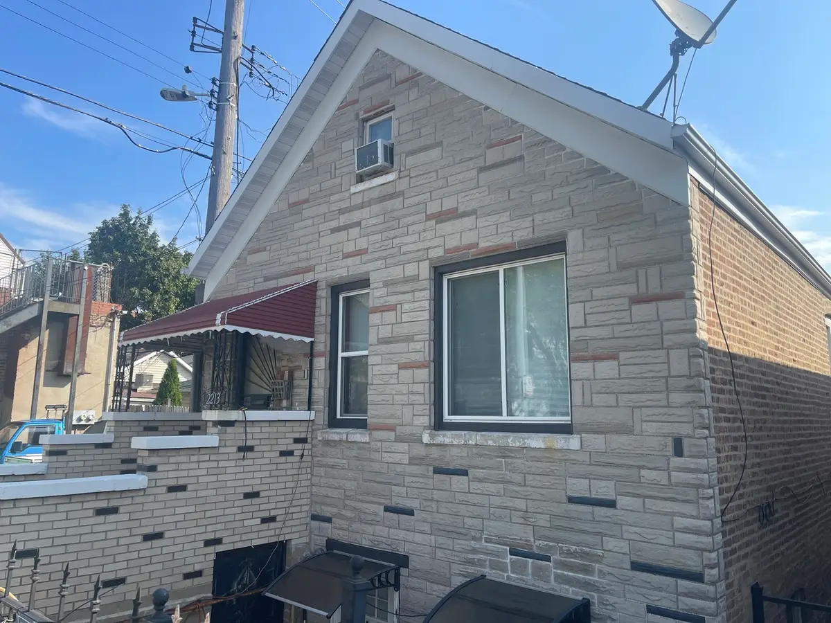 2213 S Oakley Avenue, Chicago, IL 60608 - Image #1