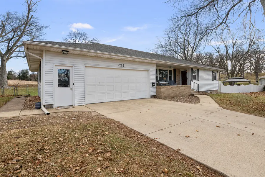 226 Hillcrest Drive, Geneseo, IL 61254 - Image #2