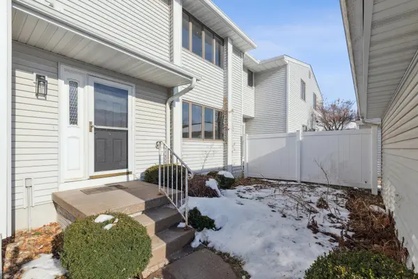 3750 Eastwood Court, Bettendorf, IA 52722