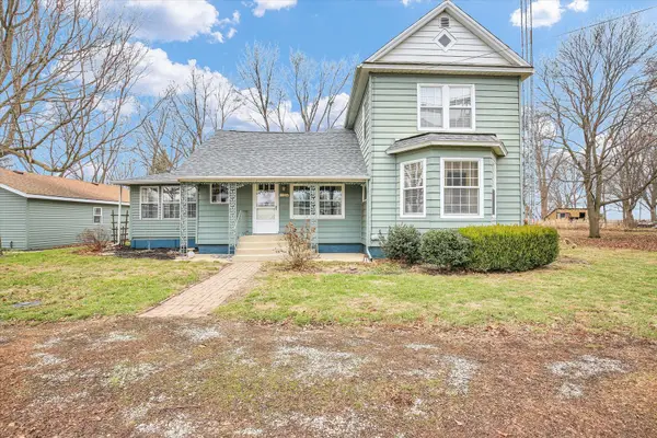 112 W North Front Street, Sadorus, IL 61872