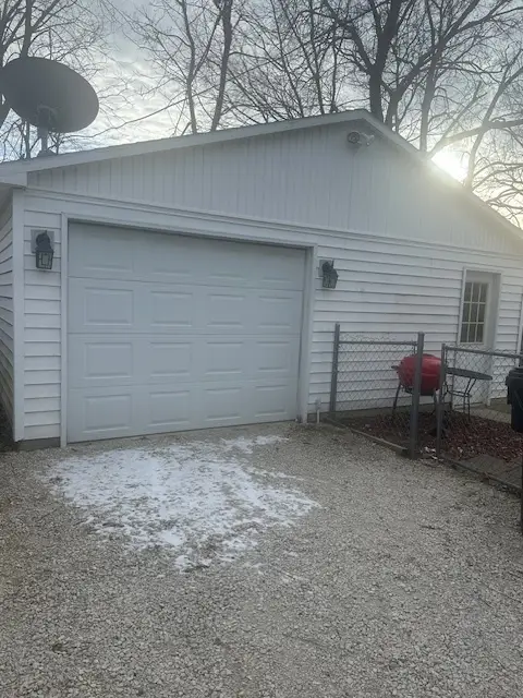 813 E Taylor Street, Bloomington, IL 61701 - Image #2