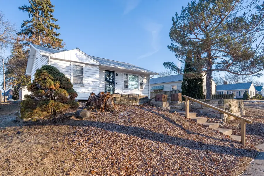 1910 W Pleasant Street, Davenport, IA 52084 - Image #3