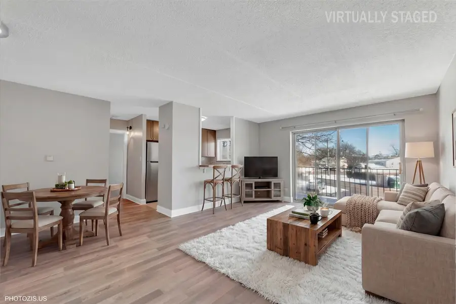 586 Fairway View Drive #2C, Wheeling, IL 60090 - Image #2