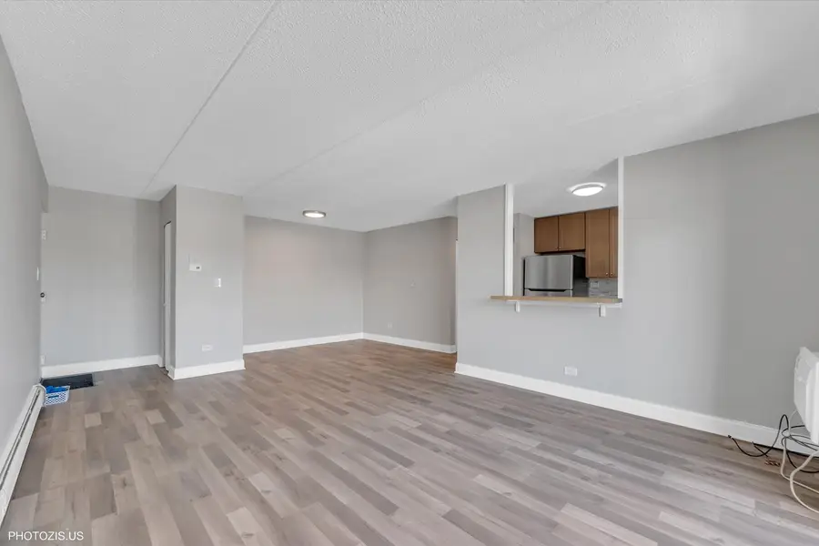 586 Fairway View Drive #2C, Wheeling, IL 60090 - Image #3