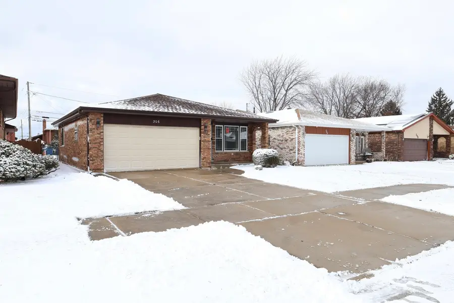 306 Escanaba Avenue, Calumet City, IL 60409 - Image #2
