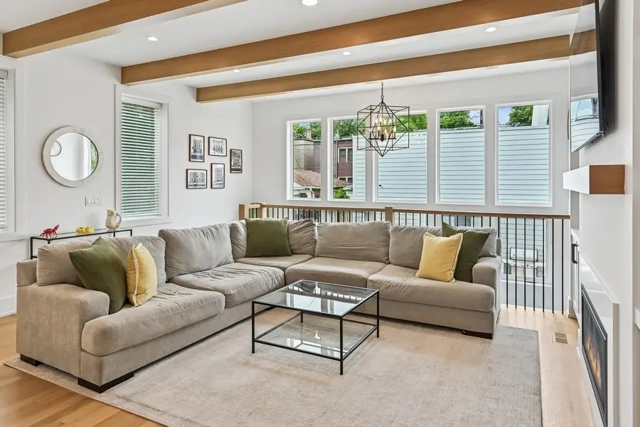 2708 N Albany Avenue, Chicago, IL 60647 - Image #3