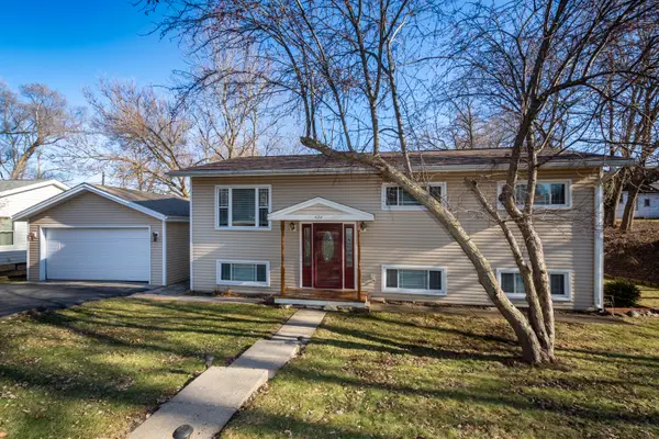 424 Woodland Avenue, Wauconda, IL 60084