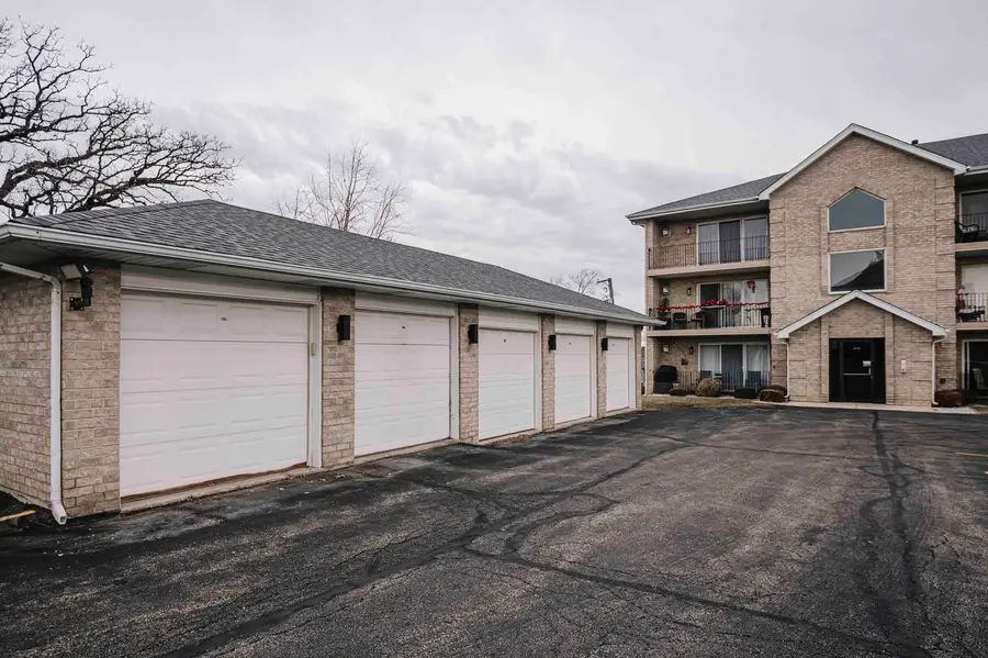 8836 Amelia Court #1B, Justice, IL 60458 - Image #3