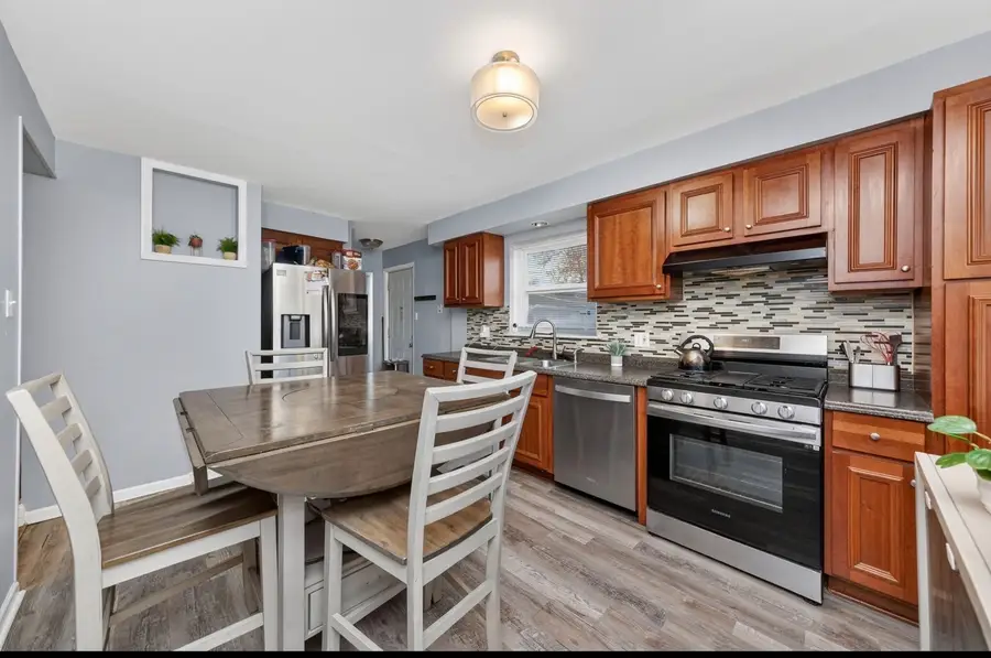 350 Carey Court, Chicago Heights, IL 60411 - Image #2