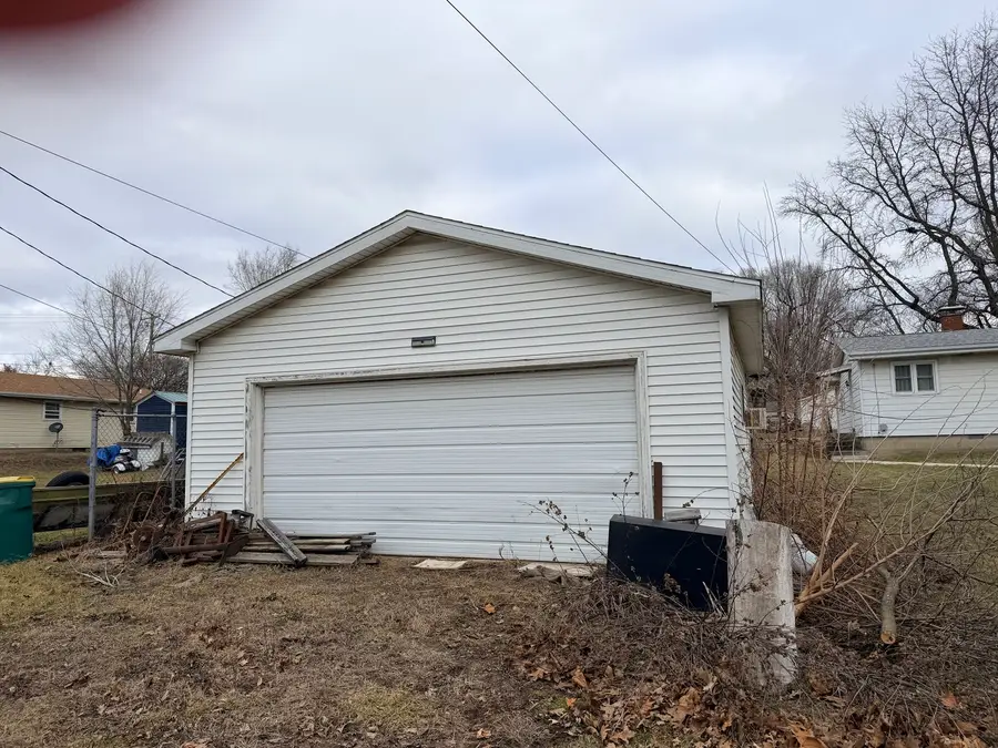315 N Walnut Street, Clinton, IL 61727 - Image #3