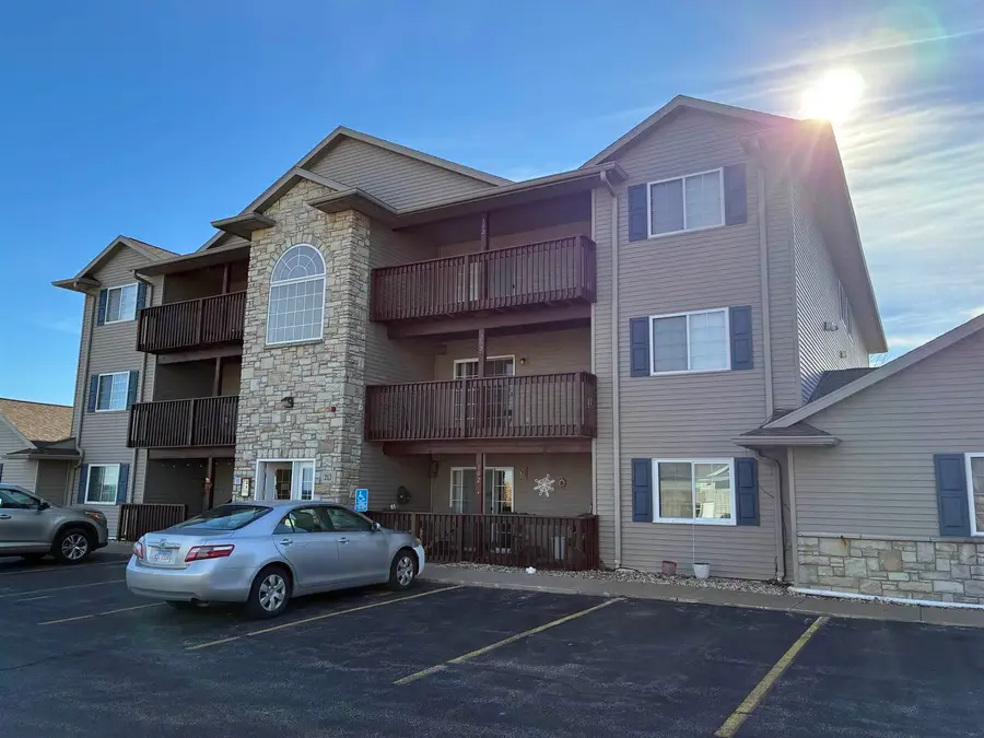 213 E Price Street #202, Eldridge, IA 52748 - Image #2