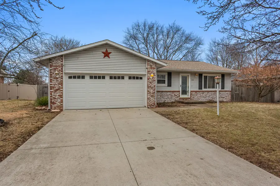 2211 Carlisle Drive, Champaign, IL 61821 - #3