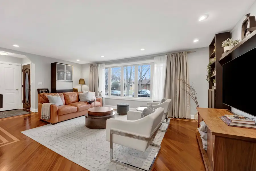 8612 Lawndale Avenue, Skokie, IL 60076 - Image #2