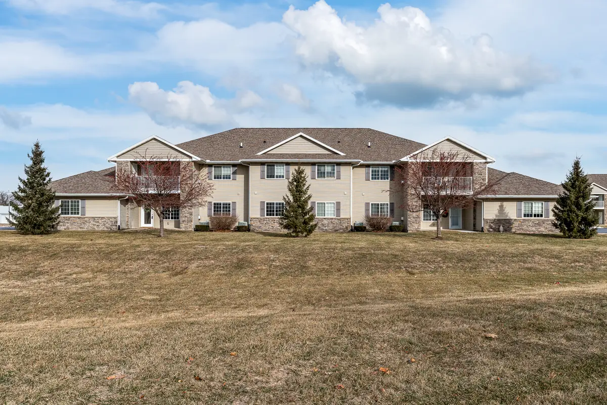 210 E Franklin Street #101, Eldridge, IA 52748 - Image #1