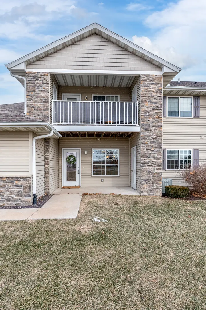 210 E Franklin Street #101, Eldridge, IA 52748 - Image #2
