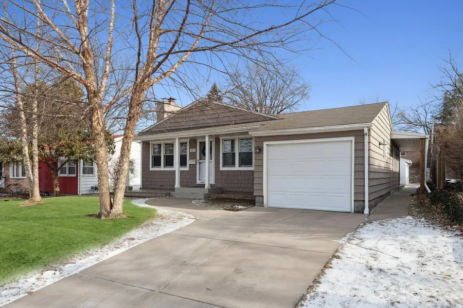 2317 Washington Lane, Davenport, IA 52804 - Image #2