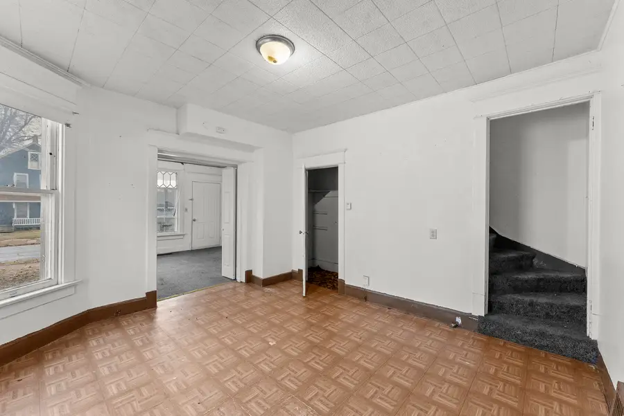 2330 Mckinley Avenue, Davenport, IA 52802 - Image #3