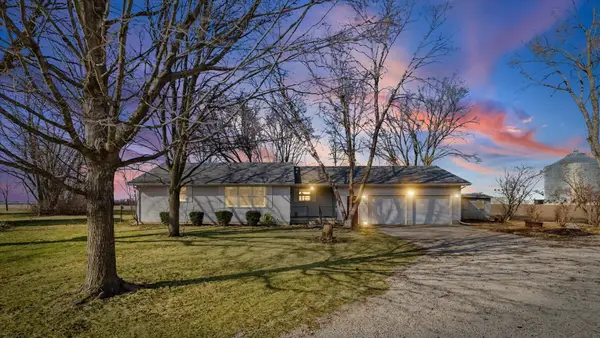 206 Maple Street W, Sidney, IL 61877