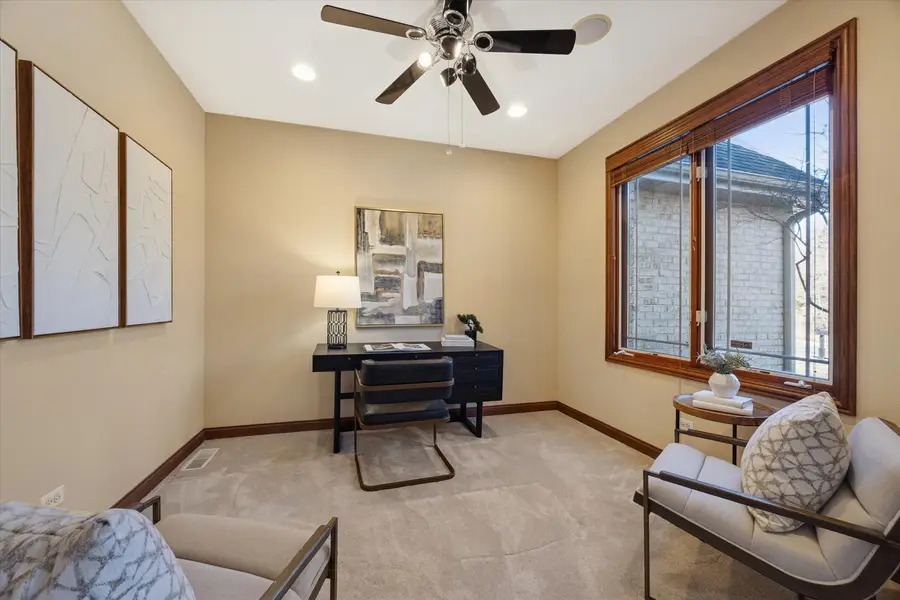 945 Internationale Parkway, Woodridge, IL 60517 - #3