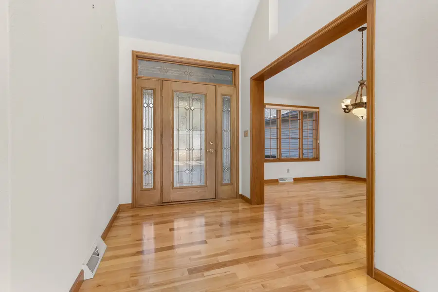 8317 Snaresbrook Road, Roscoe, IL 61073 - Image #2