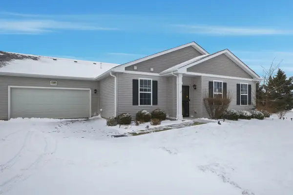 1838 Southern Circle #1838, Pingree Grove, IL 60140