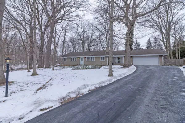 725 Cedar Lane, Frankfort, IL 60423